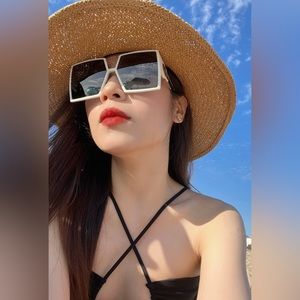 Meet your Posher, Van